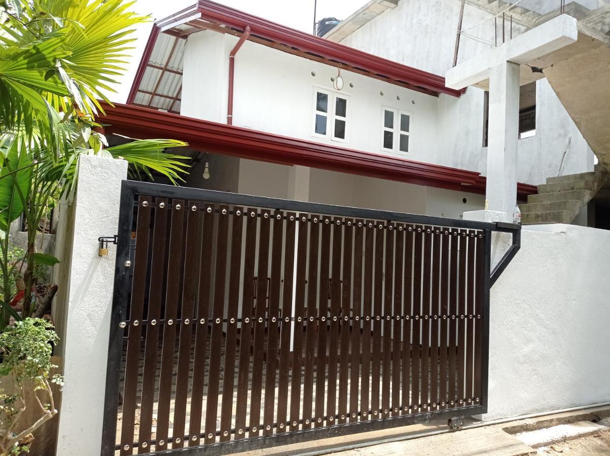 Apartamento Surf & Salt Weligama Exterior foto
