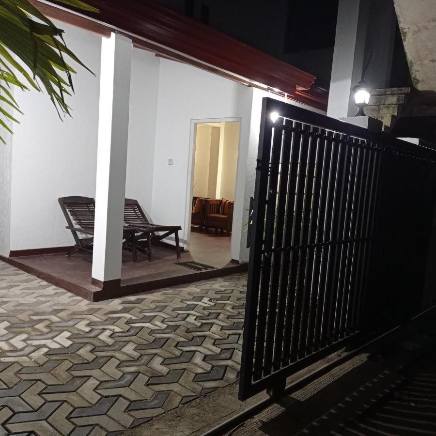 Apartamento Surf & Salt Weligama Exterior foto