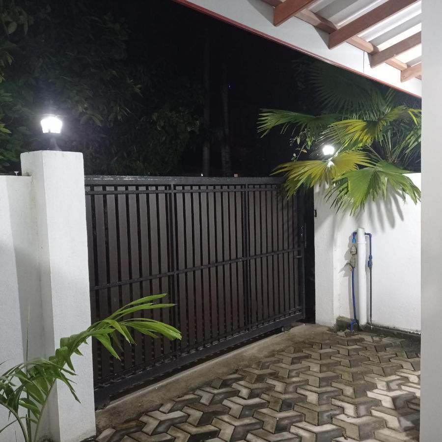 Apartamento Surf & Salt Weligama Exterior foto